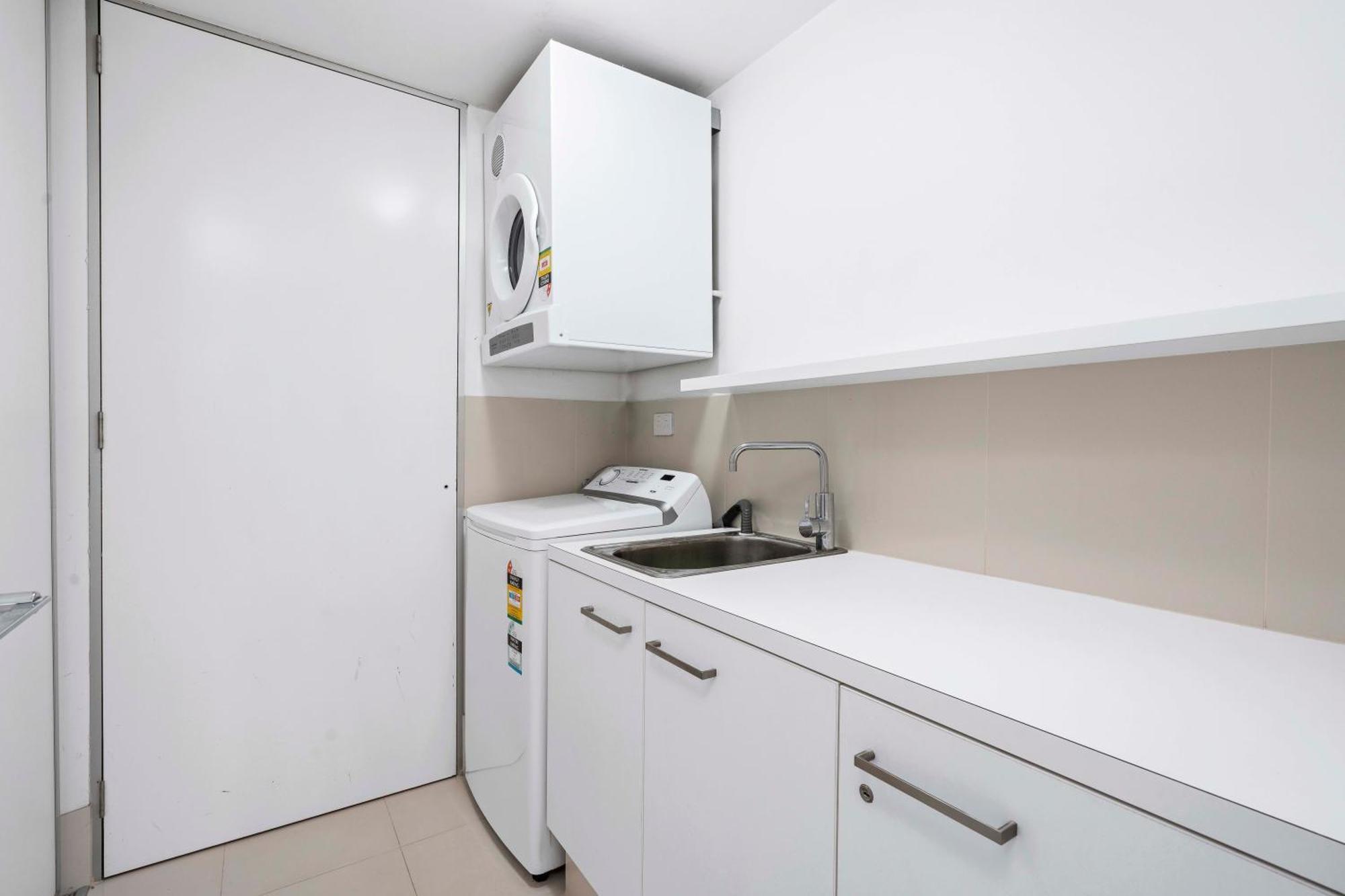 Q Tower At Surfers Paradise - Self Contained Apartments Gold Coast Exterior photo