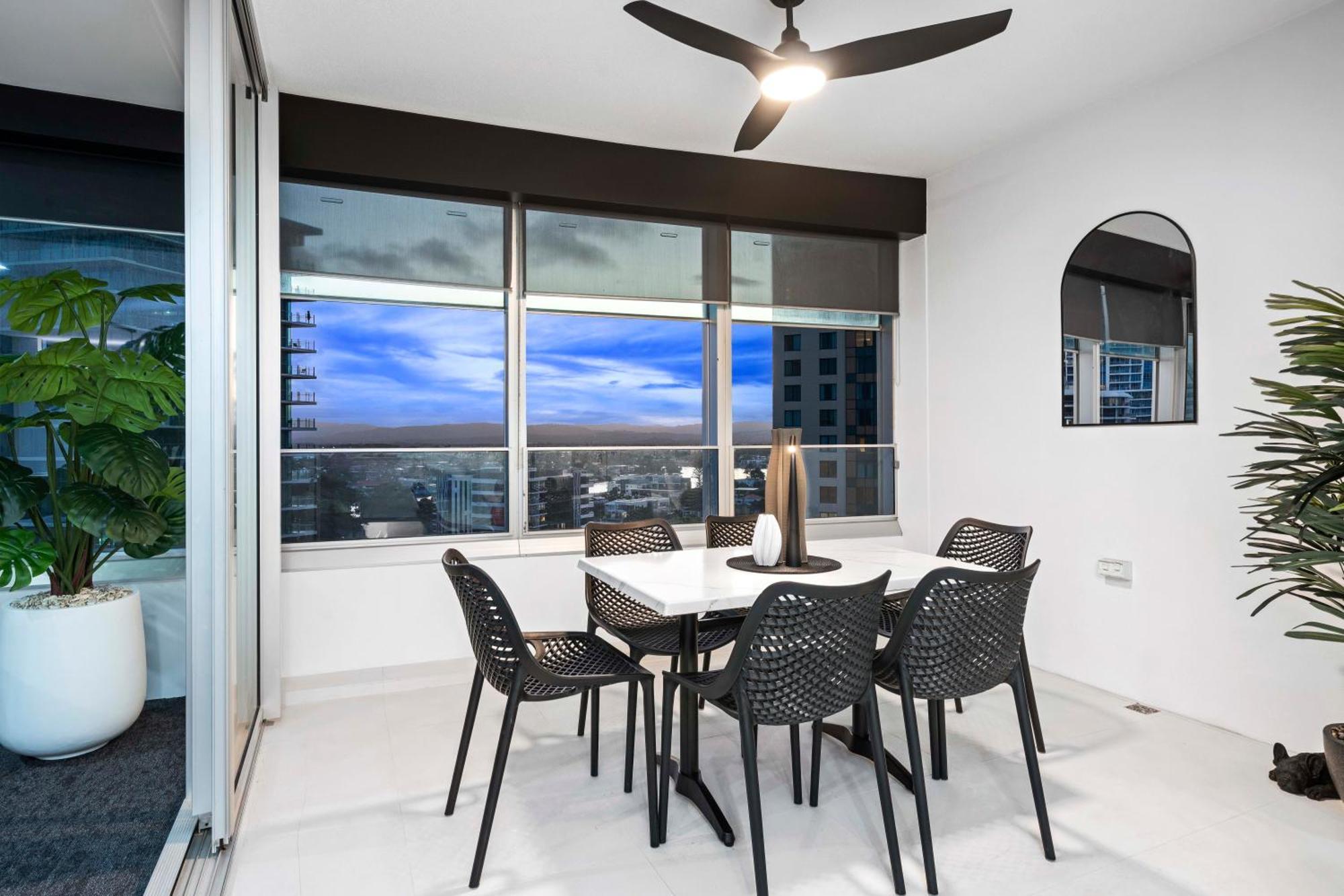 Q Tower At Surfers Paradise - Self Contained Apartments Gold Coast Exterior photo
