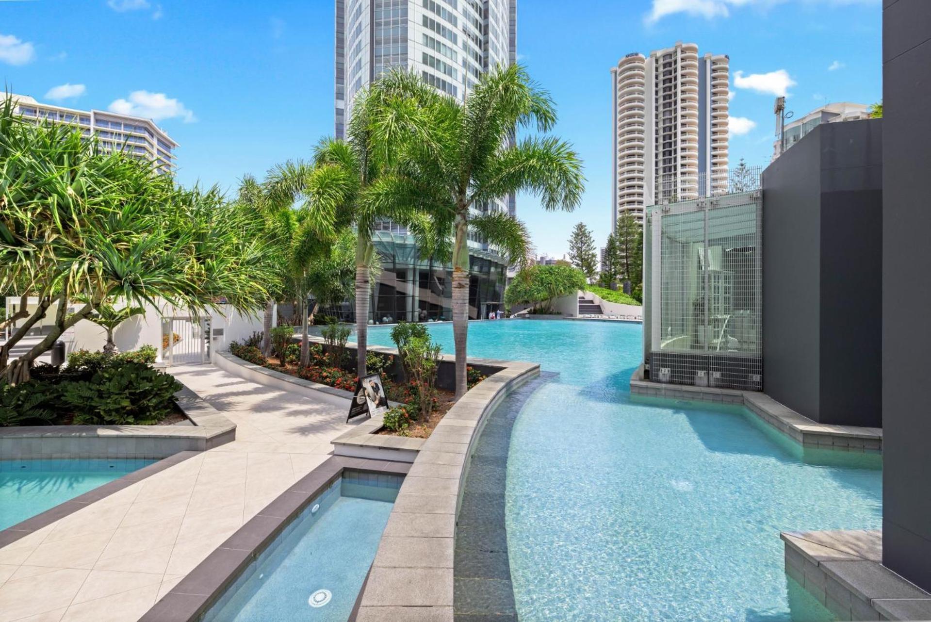 Q Tower At Surfers Paradise - Self Contained Apartments Gold Coast Exterior photo